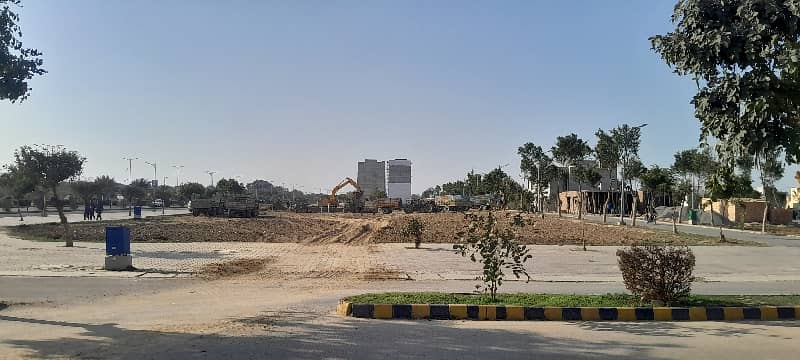 Unoccupied Prime Location Residential Plot Of 5 Marla Is Available For sale In New Lahore City 4