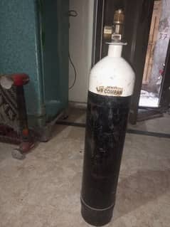 Oxygen cylinder