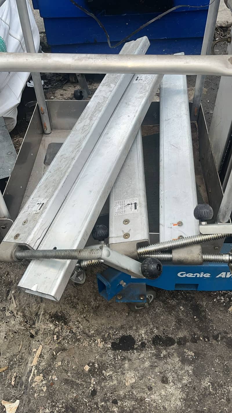 Genie AWP-40S 46 Ft Vertical Mast Lift Man Lift Scissor Lift for Sale 5