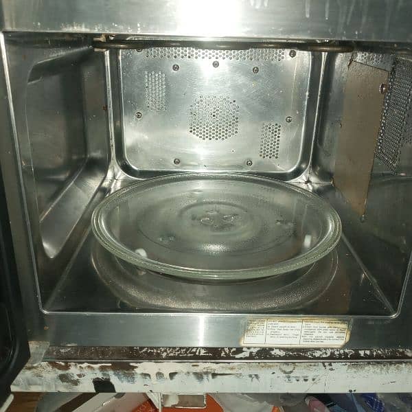 Hinarilifestyle microvave oven  and grill MX780 2