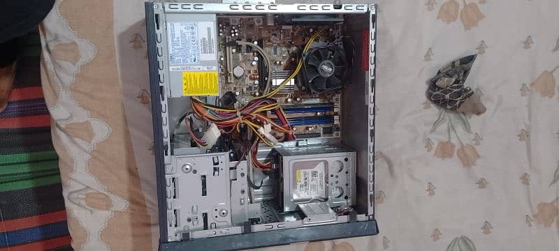 10 by 10 condition motherboard and hard disk 10 hard disc 80gp ram2 gp 2