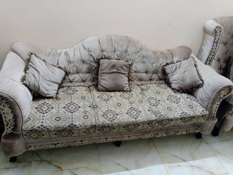 7 seater sofa set for sell 1