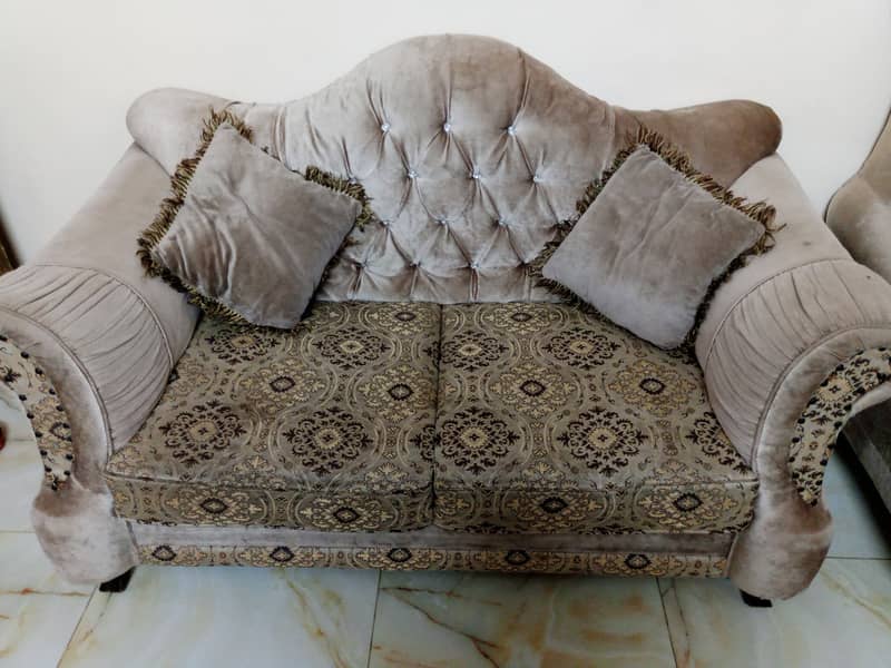 7 seater sofa set for sell 3