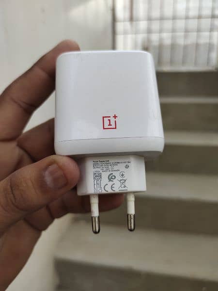 One puls charger available for sell only for adaptor 2