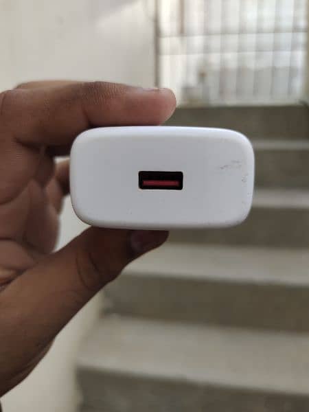 One puls charger available for sell only for adaptor 3