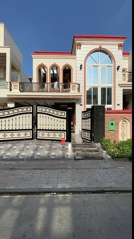 10 Marla House For Sale In Shaheen Block Bahria Town Lahore 0