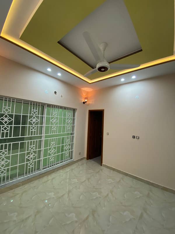 10 Marla House For Sale In Shaheen Block Bahria Town Lahore 6