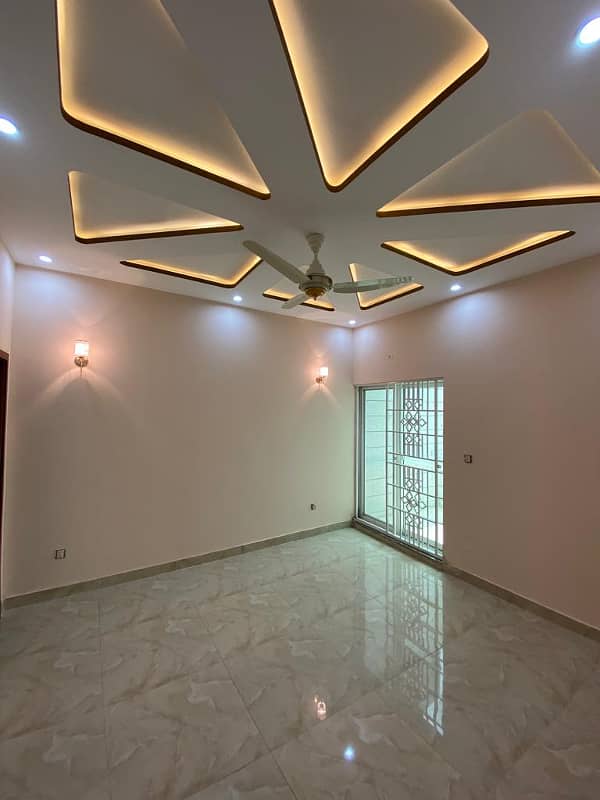 10 Marla House For Sale In Shaheen Block Bahria Town Lahore 12