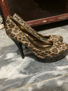 cheeta print 4 inches highted heels