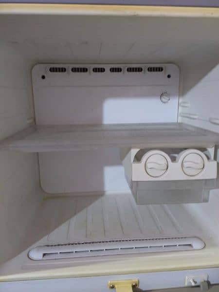 Samsung non Frost refrigerator mint condition 10/9 3