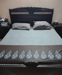 Complete bedroom set in excellent condition for sale.