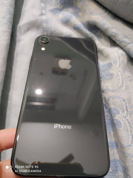 I am Selling my IPHONE XR (128GB) 2