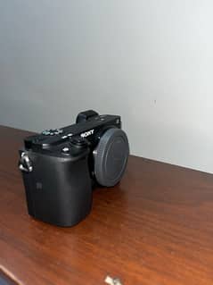 Sony A6400 with sigma 18-50 2.8f zoom lens mint condition