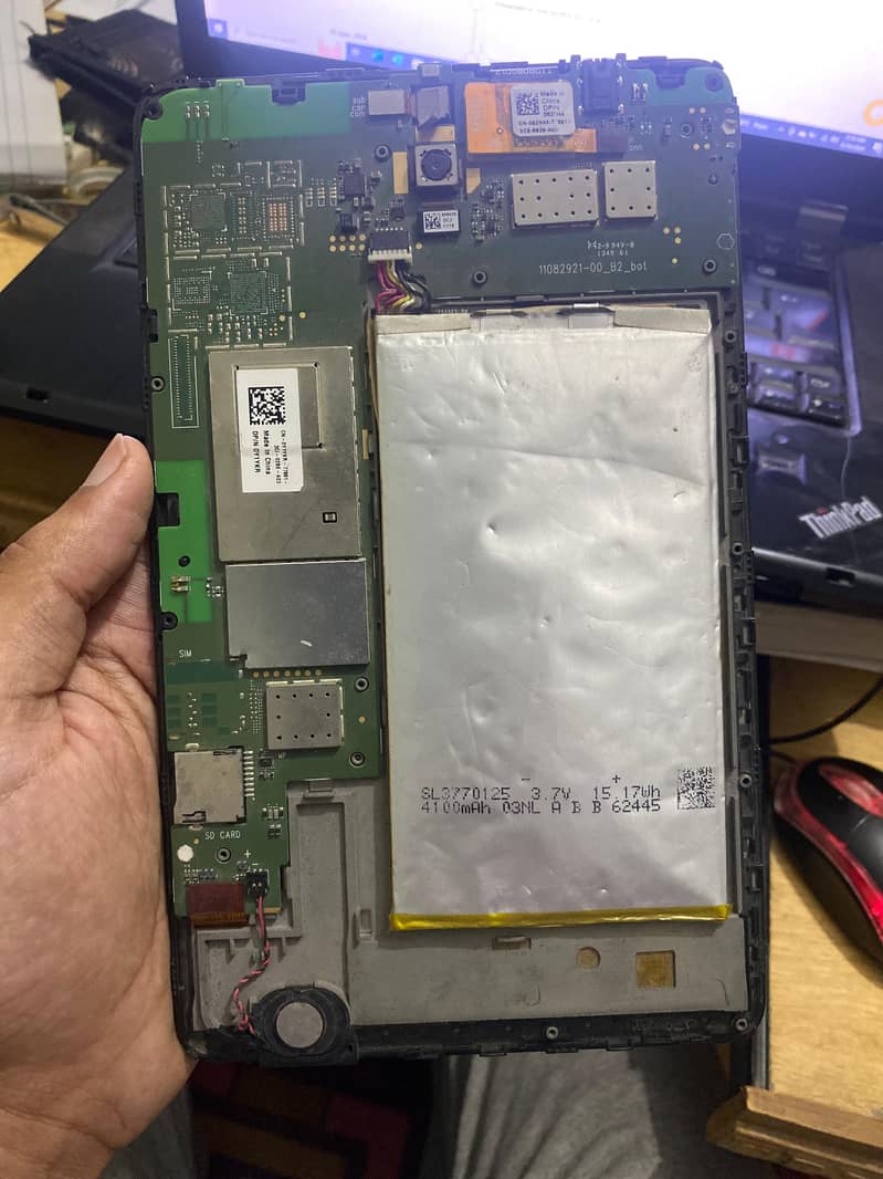 Dell Venue 8 16 GB Tablet (Dead) 2