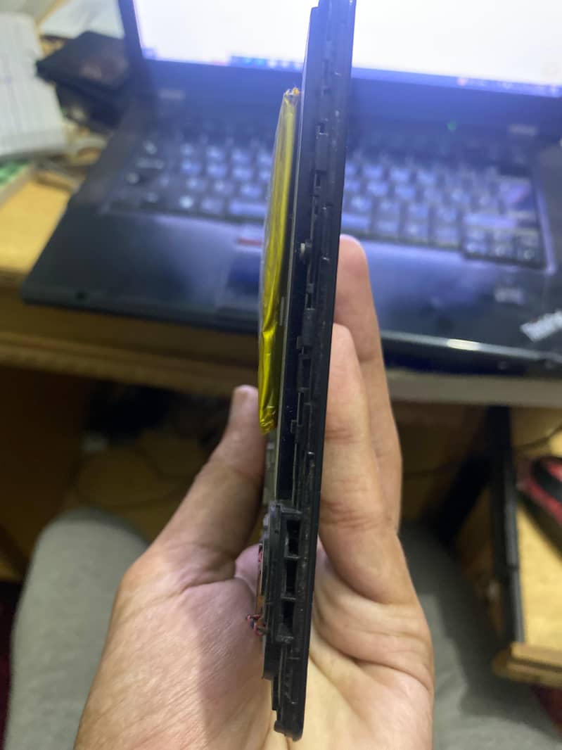 Dell Venue 8 16 GB Tablet (Dead) 3