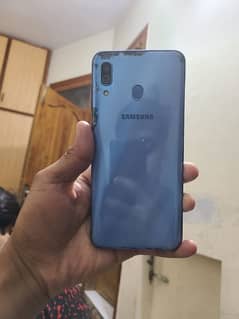 Samsung Galaxy A30(4/64)