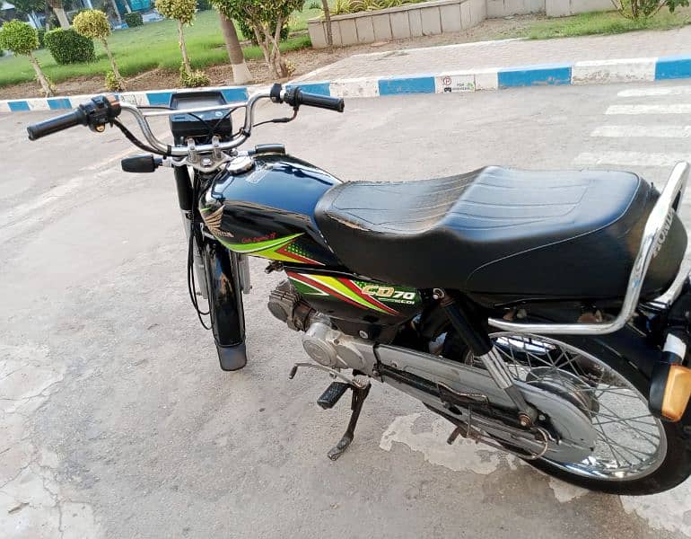 Honda 70 Black Original Condition 8