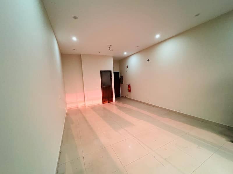 2 Marla shop floor available for rent in DHA Phase 4. 6