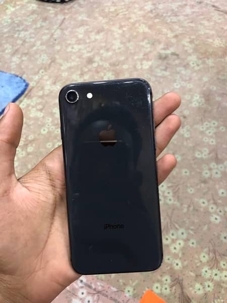 Iphone 8 pta approved 64 GB all ok foront glass brack 2