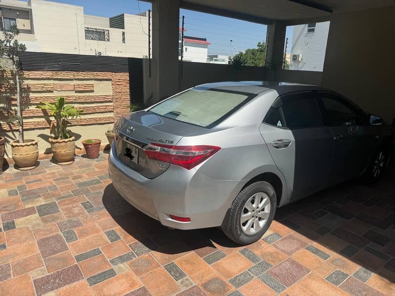 Toyota Corolla Altis Grande CVT-i 1.8 2016 3