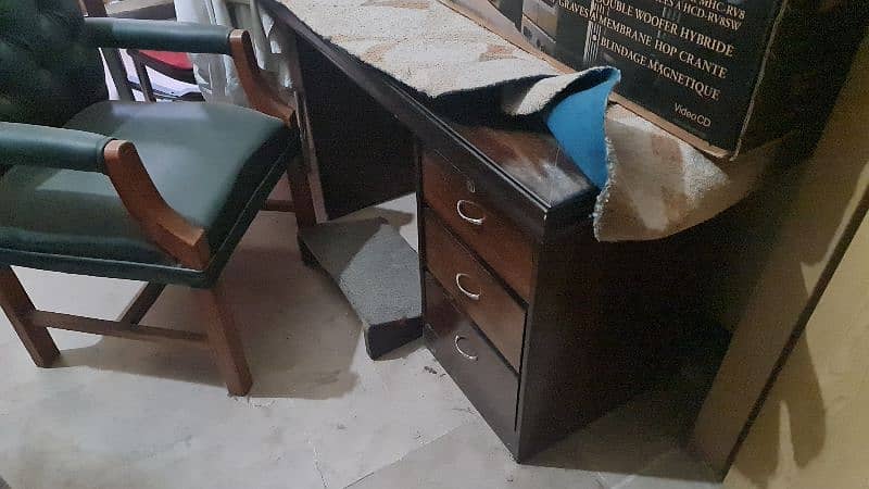 Office Table And chair plus 6 Visitor Chair's 03225143786 contact no 1