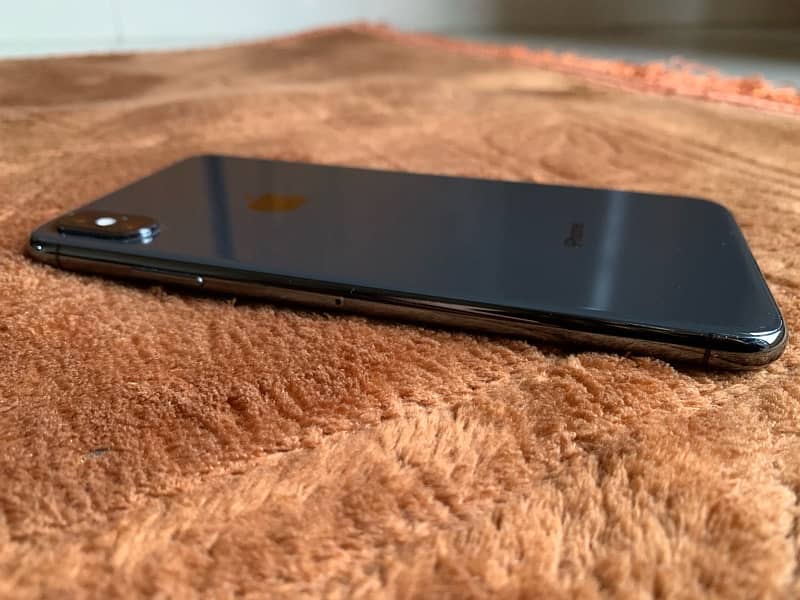 JUST LIKE NEW iPhone XS MAX 512gb Grey Non PTA E-Sim Working All Sim 1