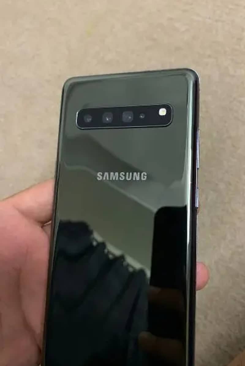 Samsung galaxy s10 + 10/10 4