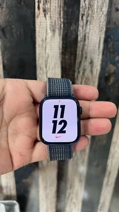 Apple Watch Series 7 45mm Nike Edition