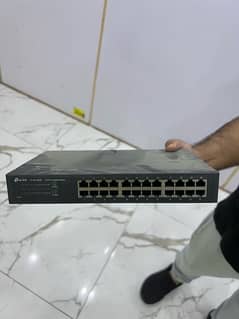 TP-Link 24 Port Device