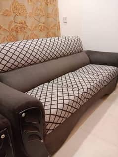 complete sofa set for sale urgently . . . its in a very good condition