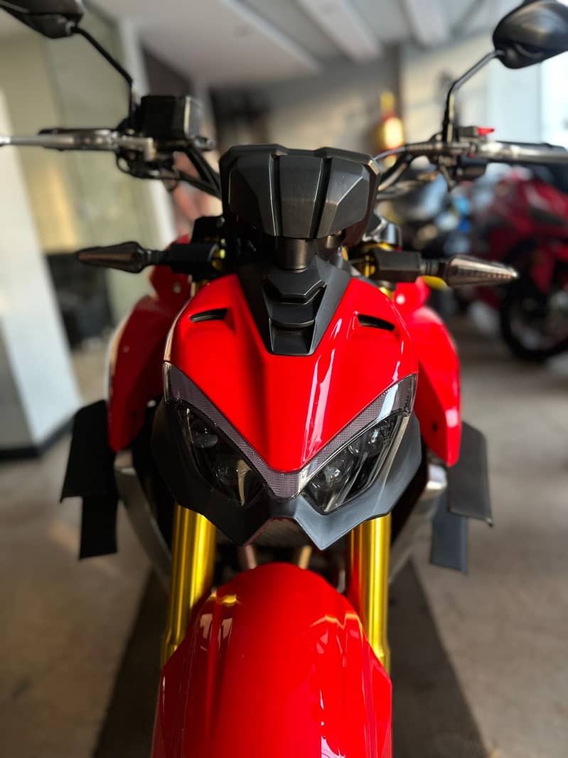 Ducati v4s 2024 (03215400001) 4