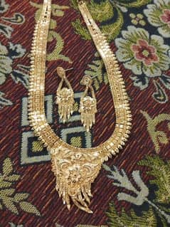 dubai se buy kiya tha gold mix h 34000 ka buy kiya tha