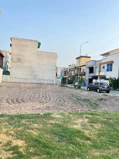 Prime Location 5 Marla Plot Available For Sale In Park View City Lahore 0