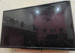 samsung lcd hai bs screen karab hai bakki sb oky hai