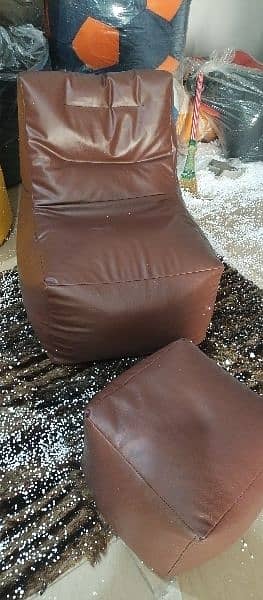 COMFY LEATHER SOFA WITH STOOL 2