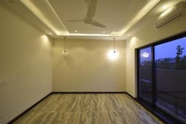 Ideal House In Lahore Available For Rs. 99000000