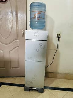 water dispenser in goog condition