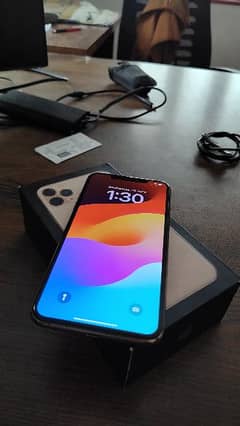 iPhone 11 pro max 64GB Gold