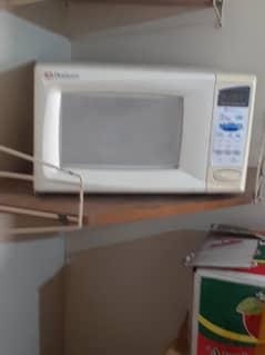 Dawlance microwave in good condition