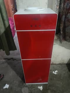 Water dispenser lush condition use like new