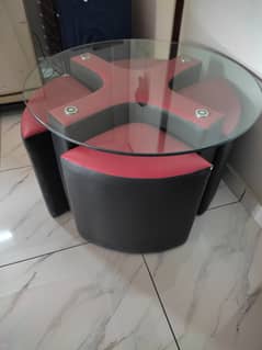 Table with 4 seats
