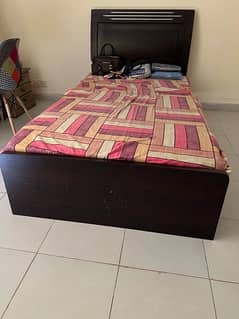 Brown Wooden Bed with Motlyfoam Metress