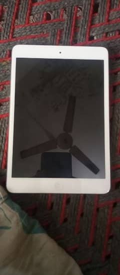 I pad for sale good condition with free stand cover
