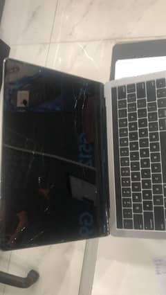 MacBook Pro 2019 13" with Touchbar 0