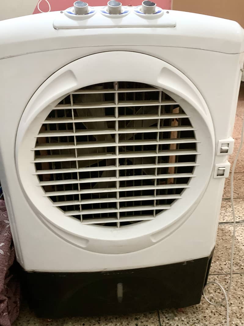 Air cooler used for sale condition is good, no brand leakage problem 0