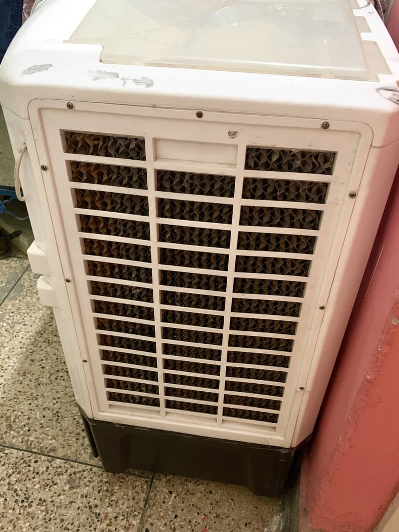 Air cooler used for sale condition is good, no brand 1