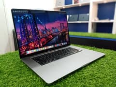 MacBook Pro 2019 16inch i9 32gb 512gb space grey 10/10 condition