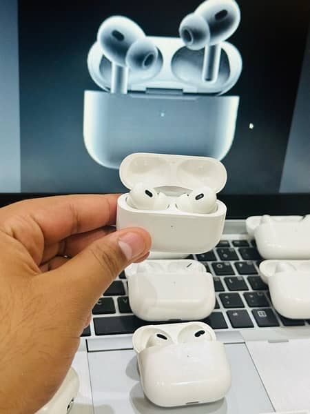 Apple AirPods pro 2 type c (100% orignal ) 2