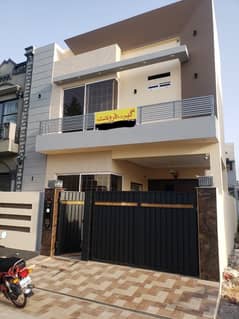 5 MARLA BRAND NEW SOLID CONSTRUCTED HOUSE IN BLOCK "L" IS AVAILABLE FOR SALE DIRECT FROM THE OWNER