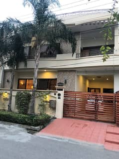 10 Marla House For Sale in Soan Garden on Investor Price